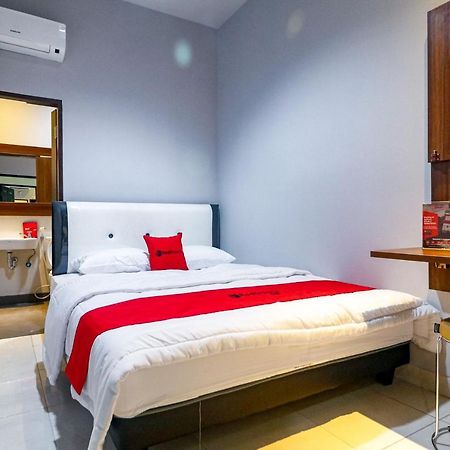 Reddoorz Near Kebon Jeruk Jakarta Ngoại thất bức ảnh