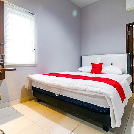 Reddoorz Near Kebon Jeruk Jakarta Ngoại thất bức ảnh