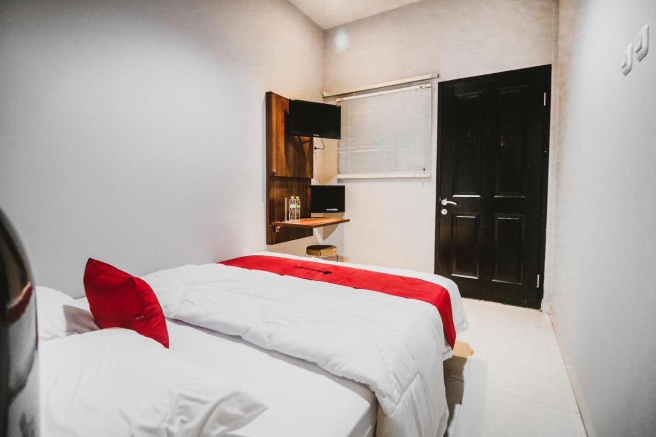 Reddoorz Near Kebon Jeruk Jakarta Ngoại thất bức ảnh